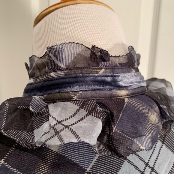 EUC, Cynthia Steffe silk blouse, girly details